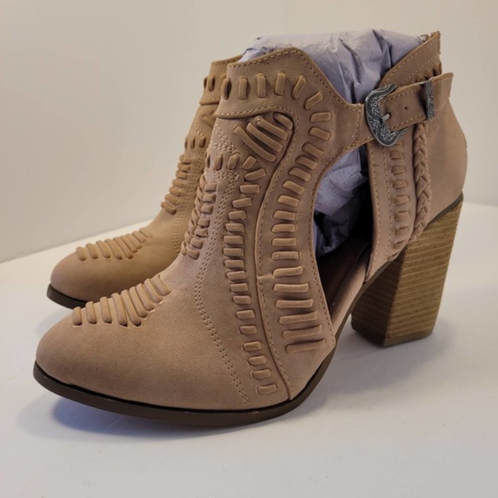 Not Rated Women's NWT‎ Nara Cutout Western Chunky Heel Booties Size 10